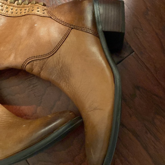 Womens Vince Camuto size 8 , intentional burnished Boot, Cognac color - Picture 11 of 12